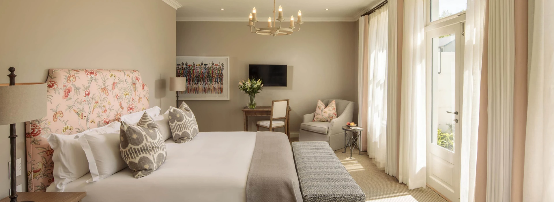 Leeucollection blog - 5 Ways to Enjoy a Suite Stay at Le Quartier Français hero slide 1