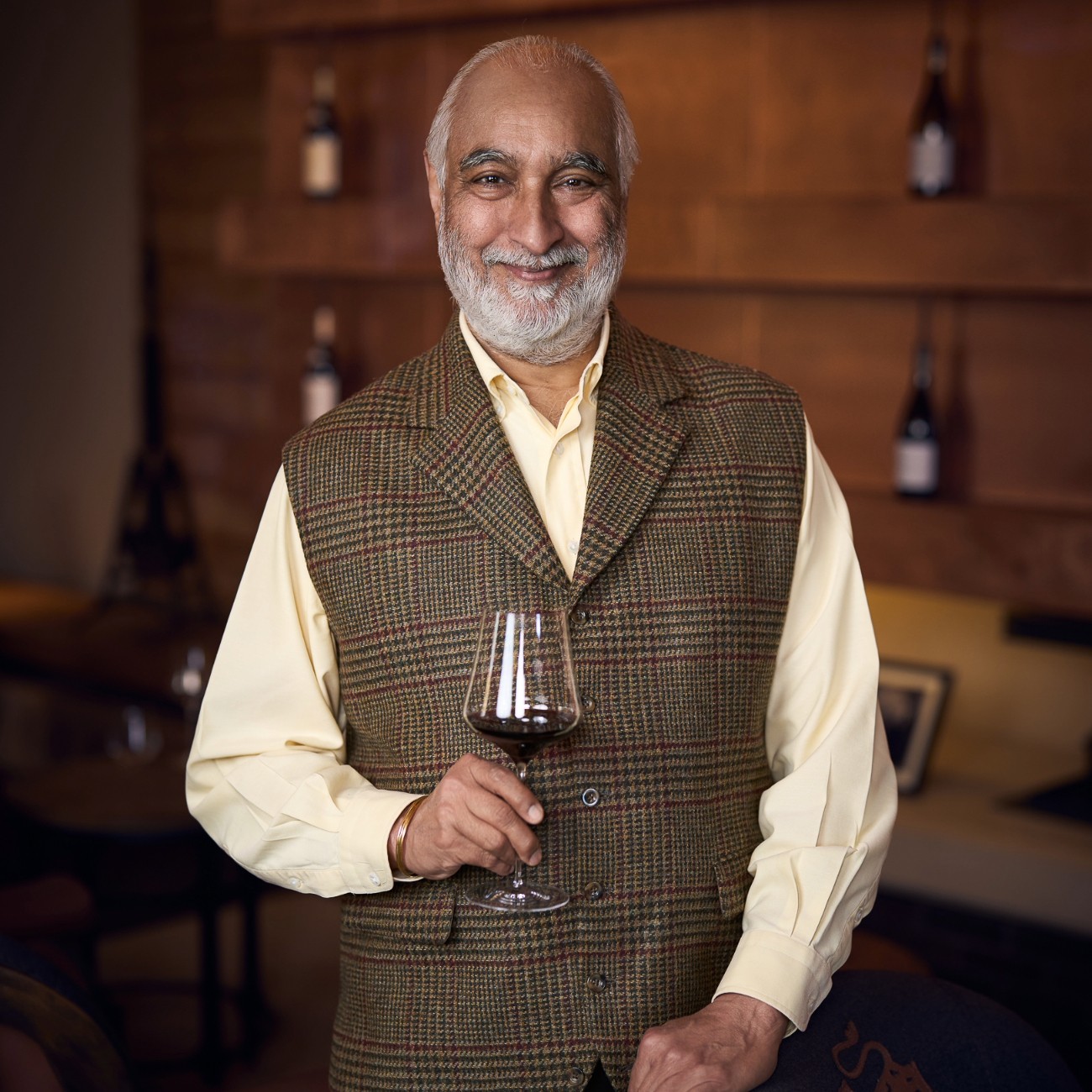 6a4f658fbbfd0-mr-singh-leeu-passant-portraits-1-1-2-1300x1300-compressed