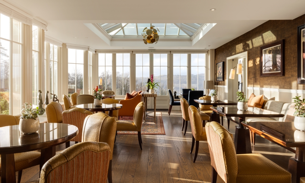 THE BAR & CONSERVATORY