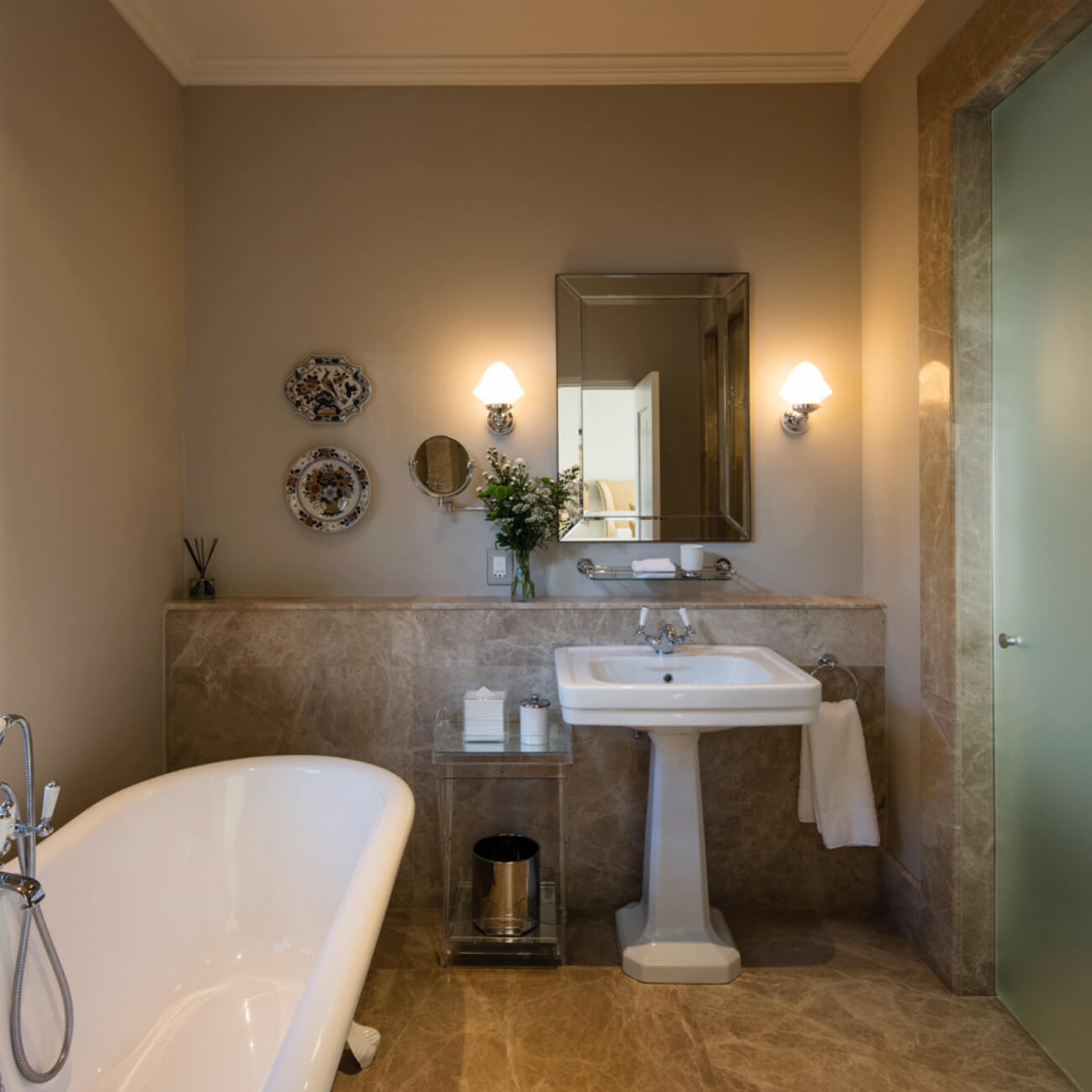 Leeu Collection SA MAX HOUSE